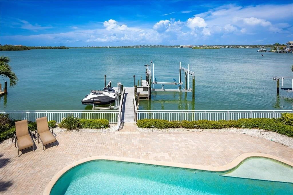 Photo of 306 HARBOR DRIVE