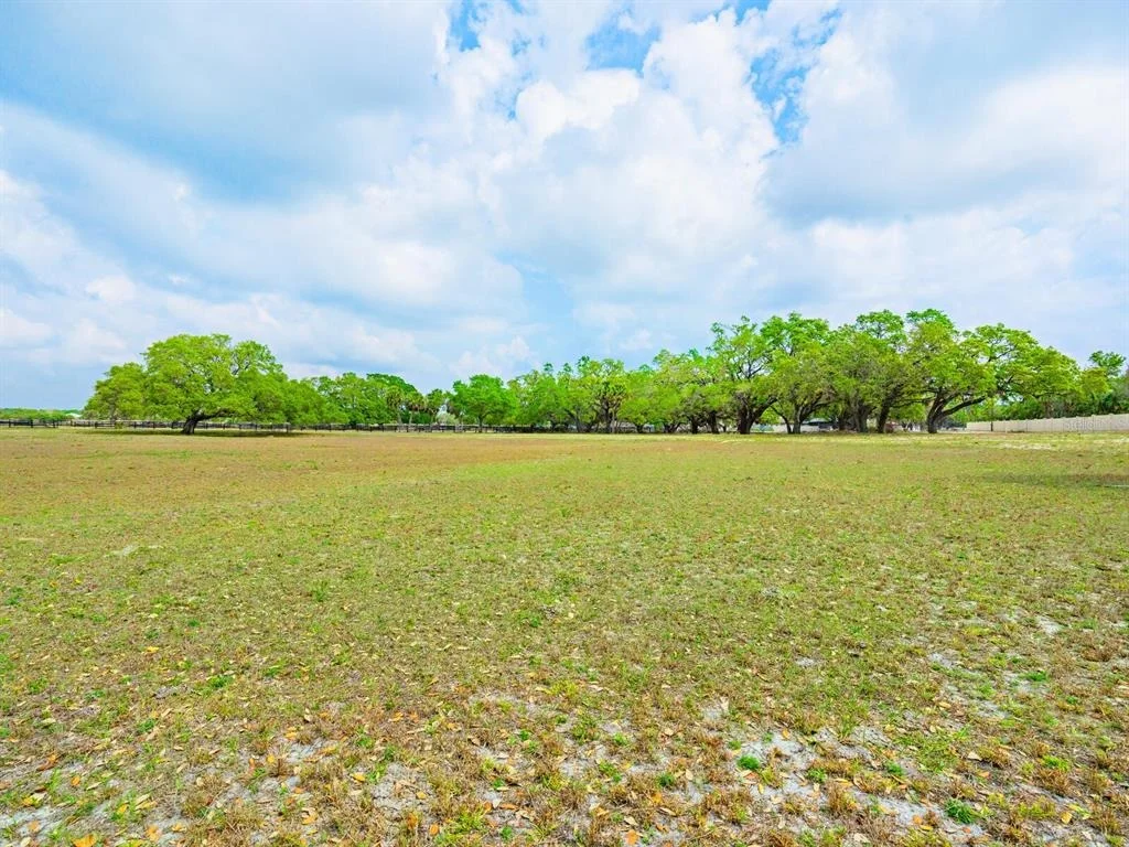 Photo of 600 N JACKSON ROAD