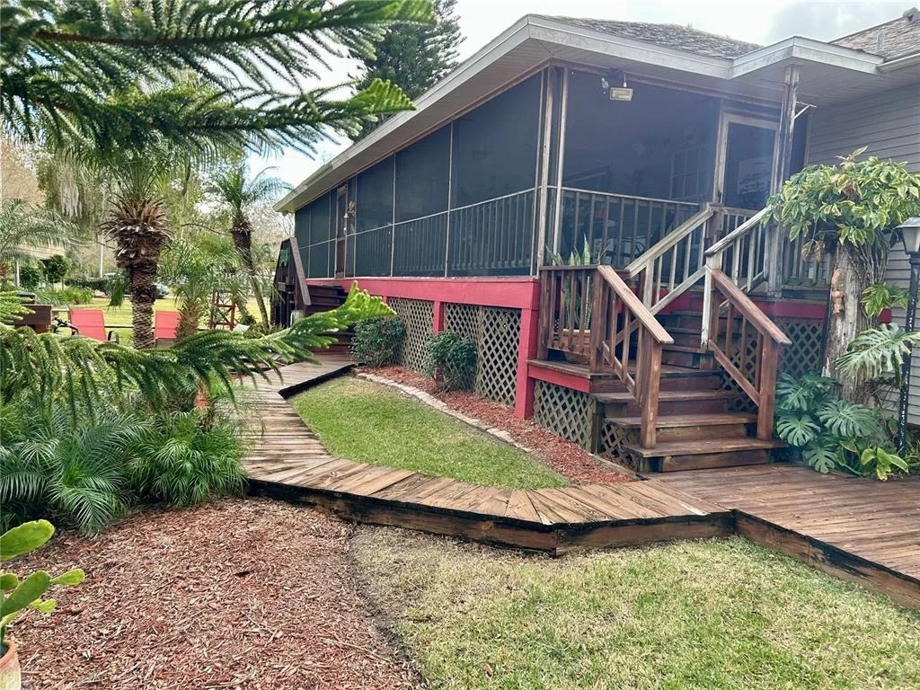 Photo of 55730 HOLIDAY  CIRCLE