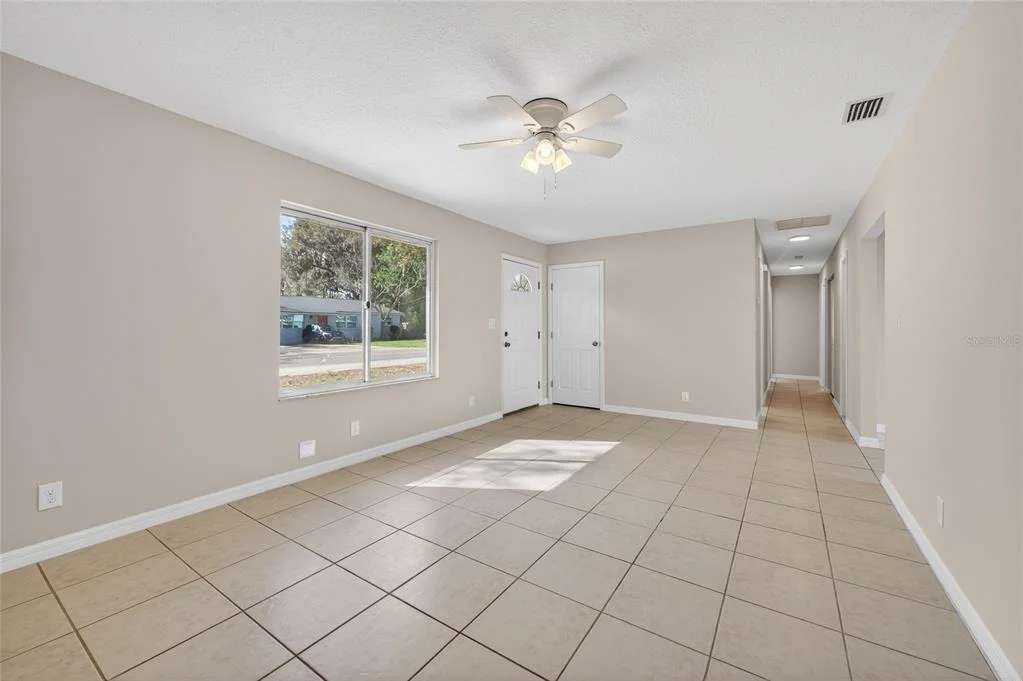 Photo of 365 HAND AVENUE