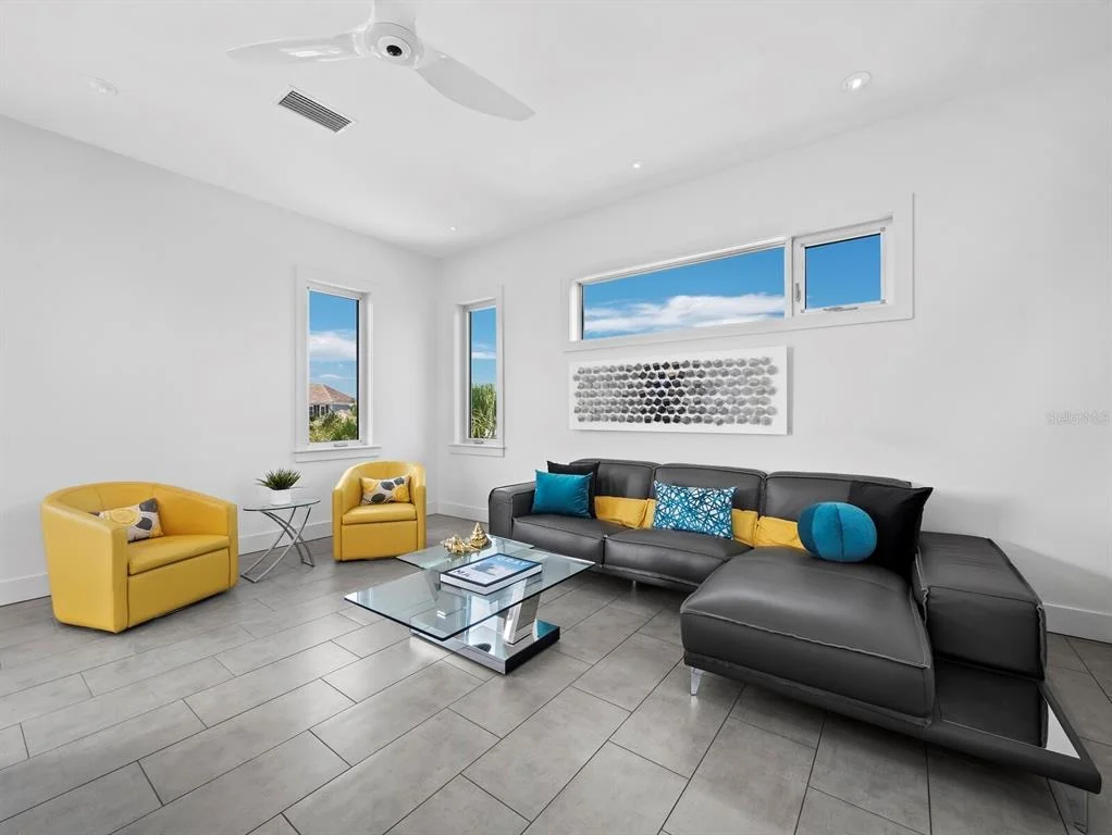 Photo of 471 ISLAND CIRCLE