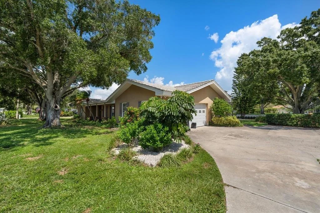 Photo of 1641 SHERBROOK ROAD