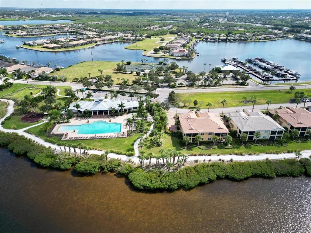 Photo of 921 RIVERSCAPE STREET