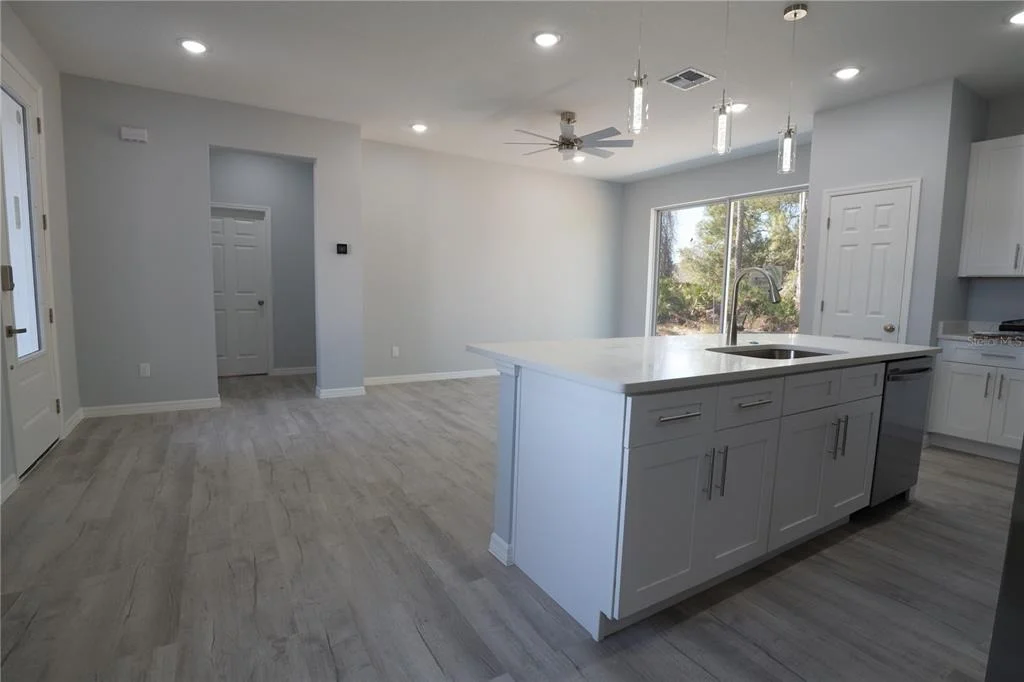 Photo of 1013 ASTON-MARTIN DRIVE