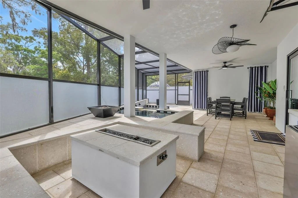 Photo of 39 E PARK AVENUE