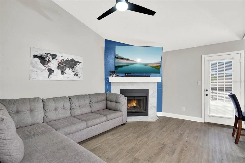 Photo of Unit I201 at 5545 DEVONBRIAR WAY