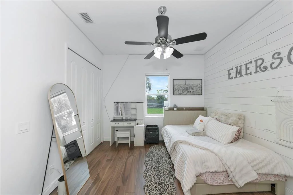 Photo of 1417 LANDVIEW LANE