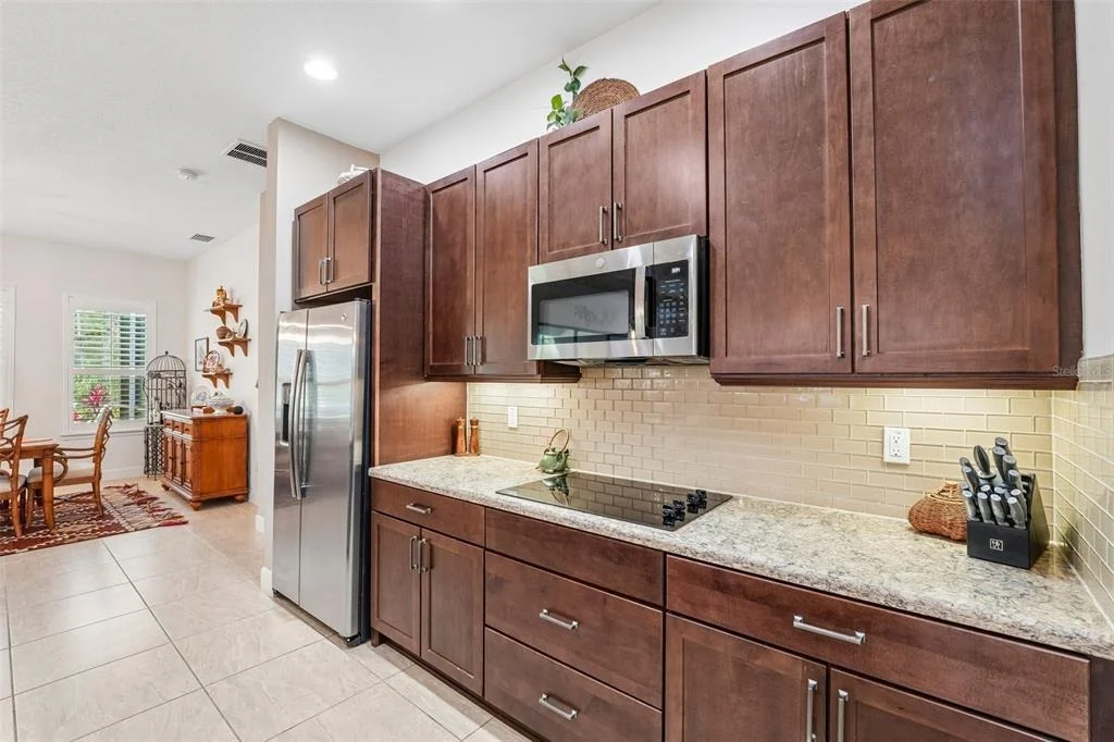 Photo of 648 SOUTHLAKE DRIVE
