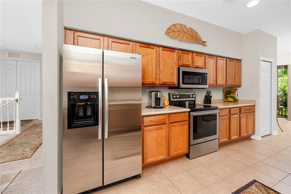 Photo of 894 LANTERN WAY