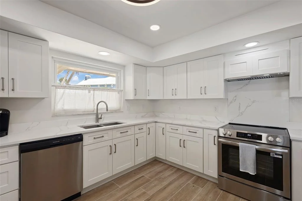 Photo of 290 BAYSIDE DRIVE