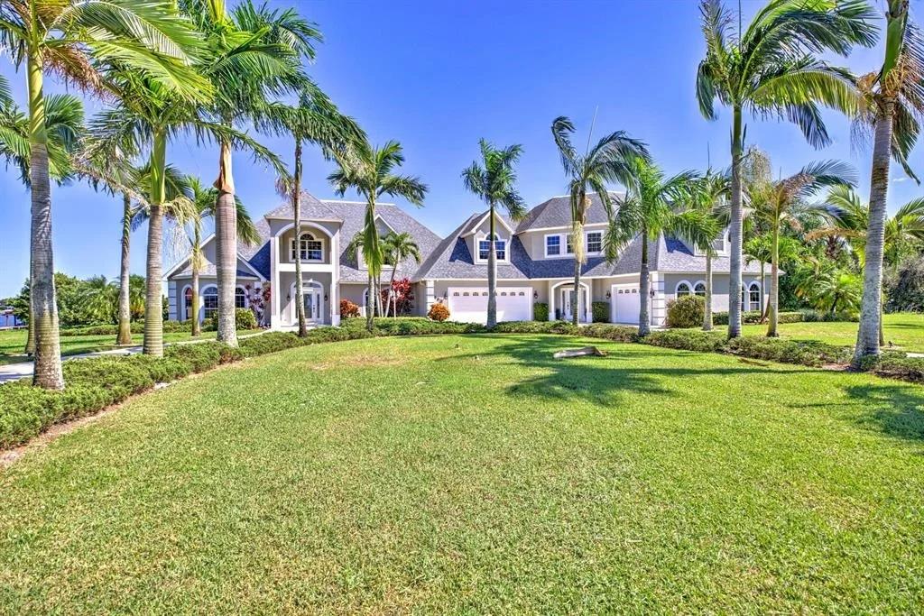 Photo of 492 SUNSET POINTE DRIVE