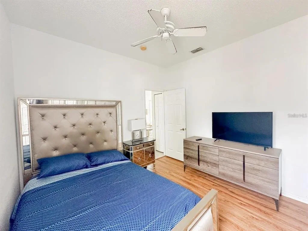 Photo of 344 GROSVENOR LOOP