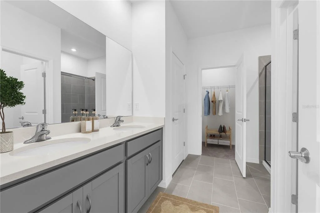 Photo of 5828 CLIFFBOW LOOP