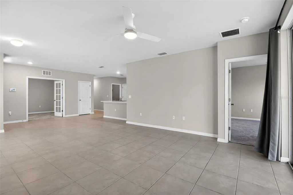 Photo of 25152 E LENOX CIRCLE