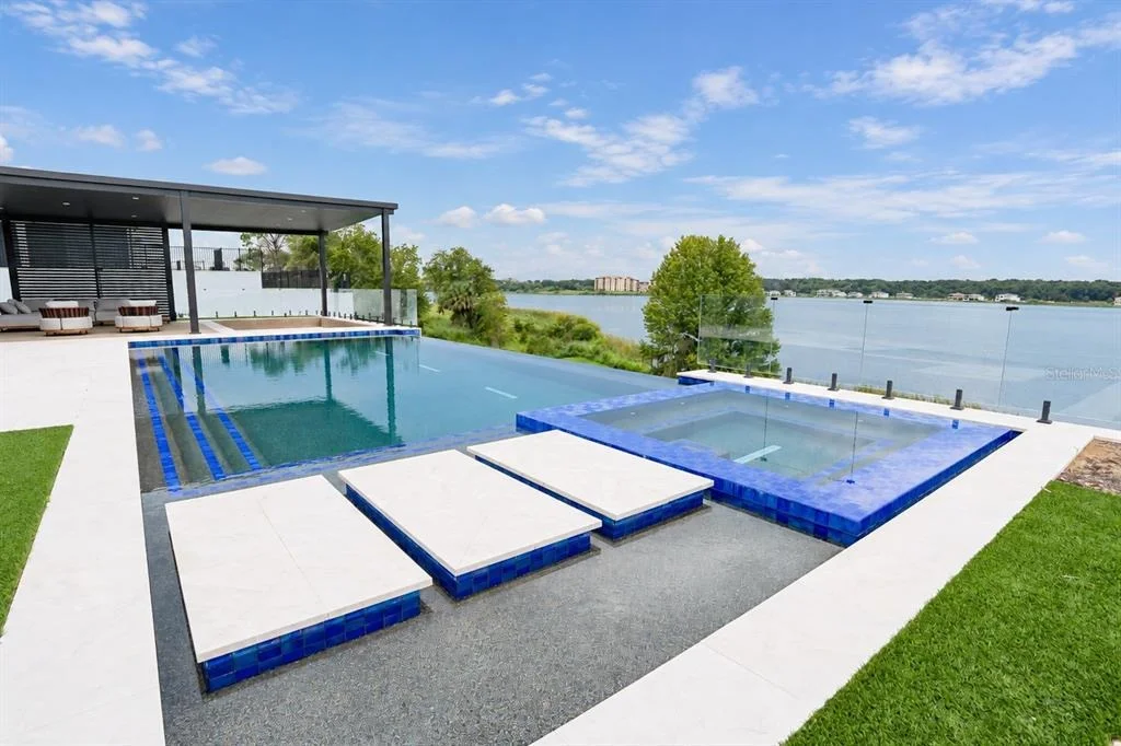 Photo of 15125 PENDIO DRIVE