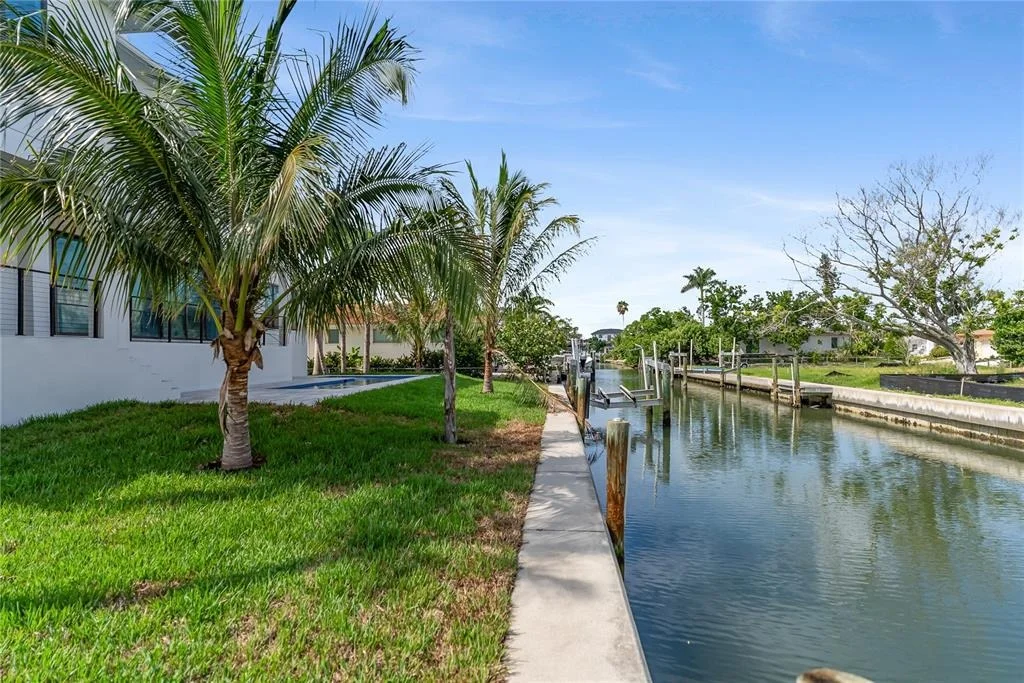 Photo of 569 BAYVIEW DRIVE
