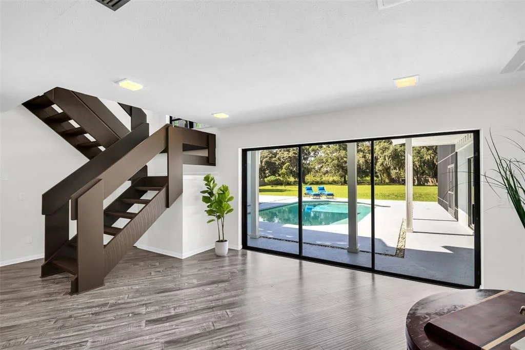 Photo of 810 WARREN ROAD