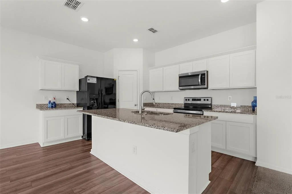Photo of 1038 KELLY FERN LOOP