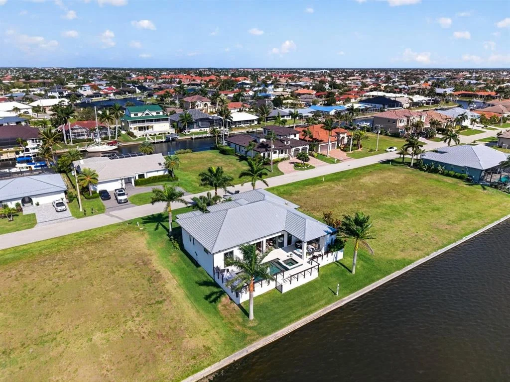 Photo of 125 COLONY POINT DRIVE