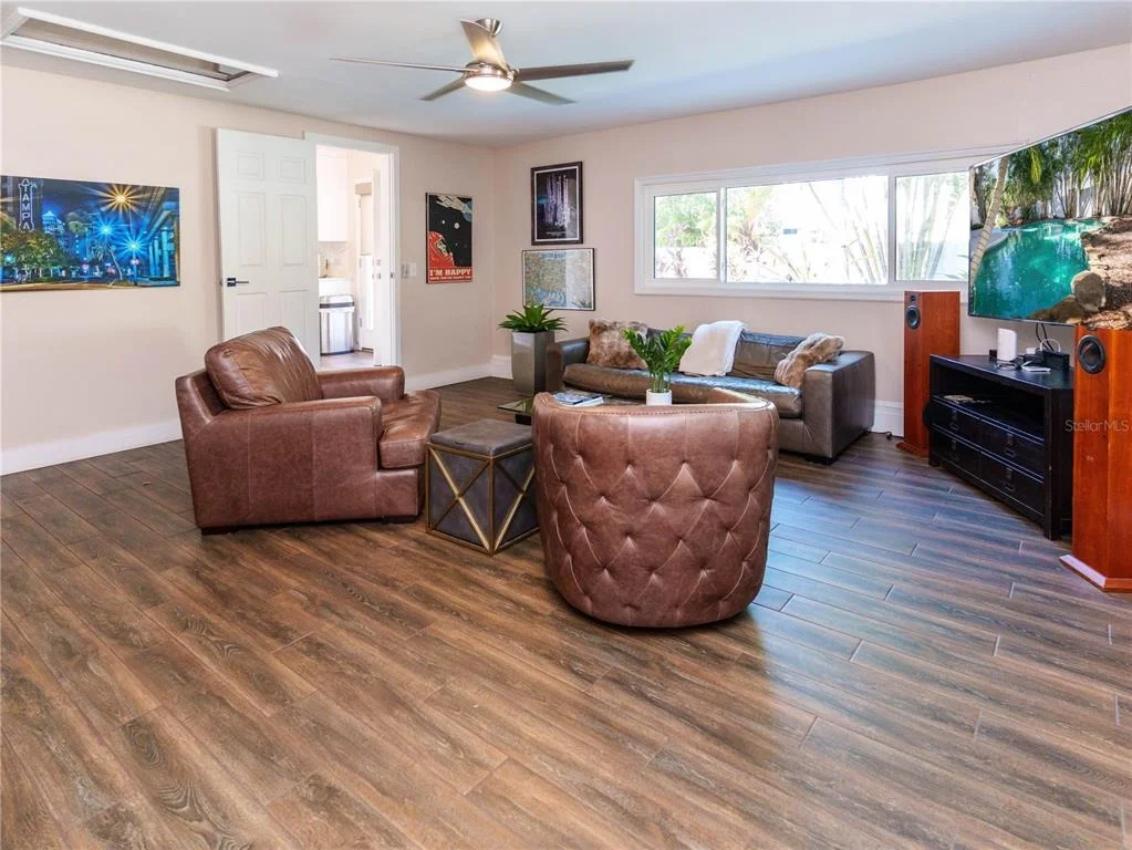 Photo of 2633 W SUNSET DRIVE