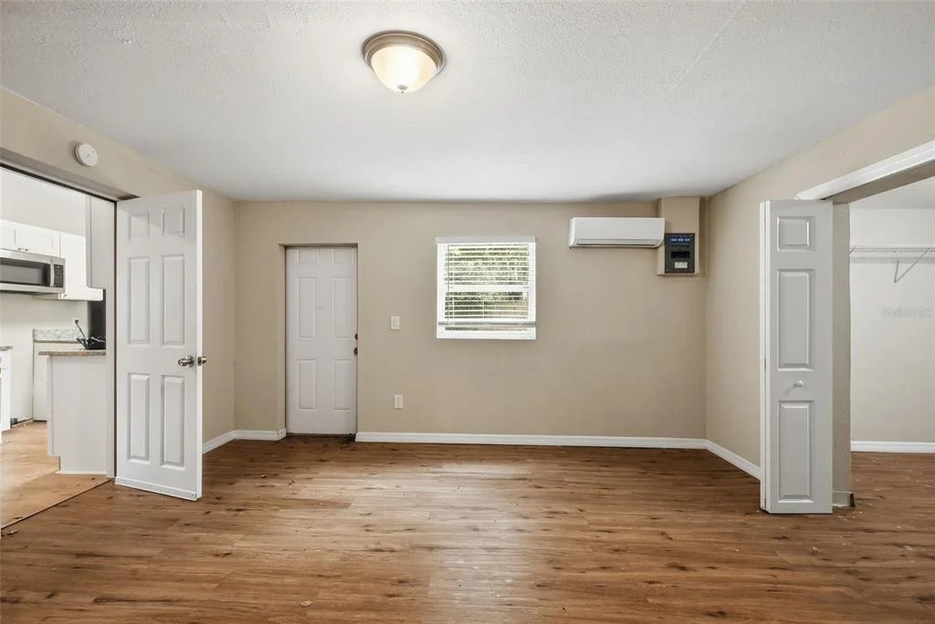 Photo of 6138 OAKCREST CIRCLE