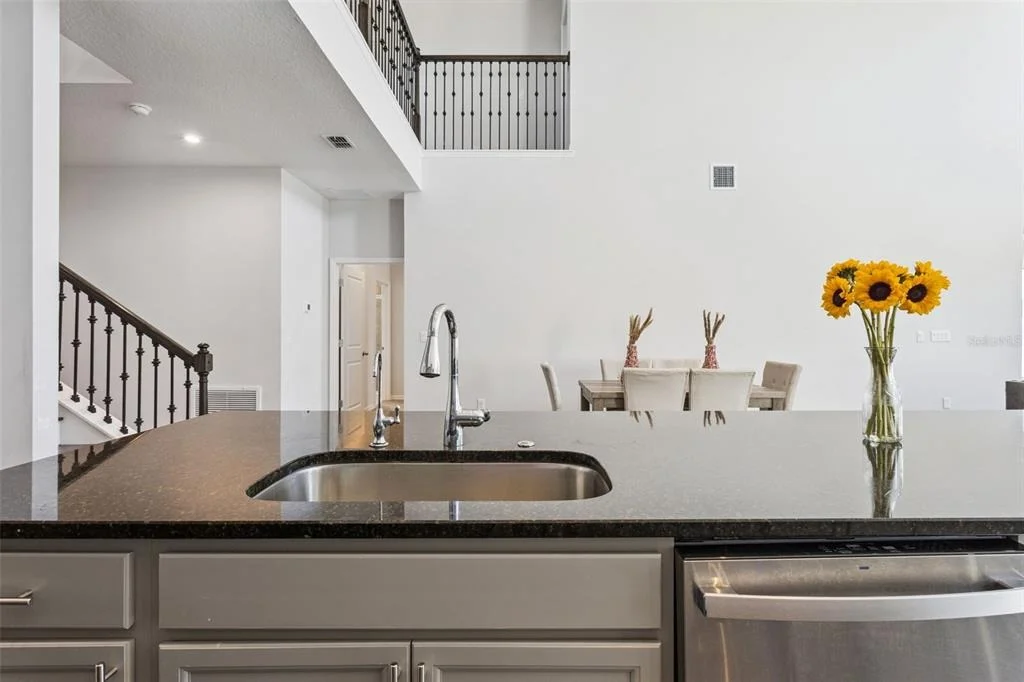 Photo of 1111 LONE PALM WAY
