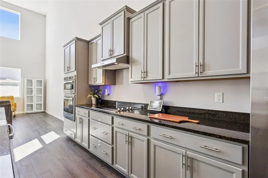 Photo of 1111 LONE PALM WAY
