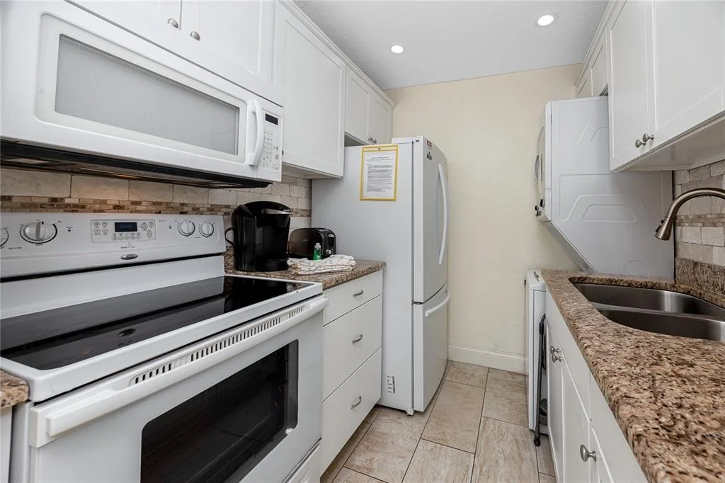 Photo of Unit F at 159 MEDALLION BOULEVARD