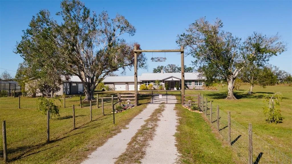 Photo of 2222 SE MCCLELLAND DRIVE