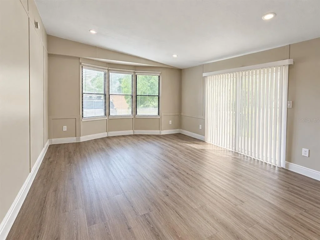 Photo of 4808 ROLLINGLEN LOOP W