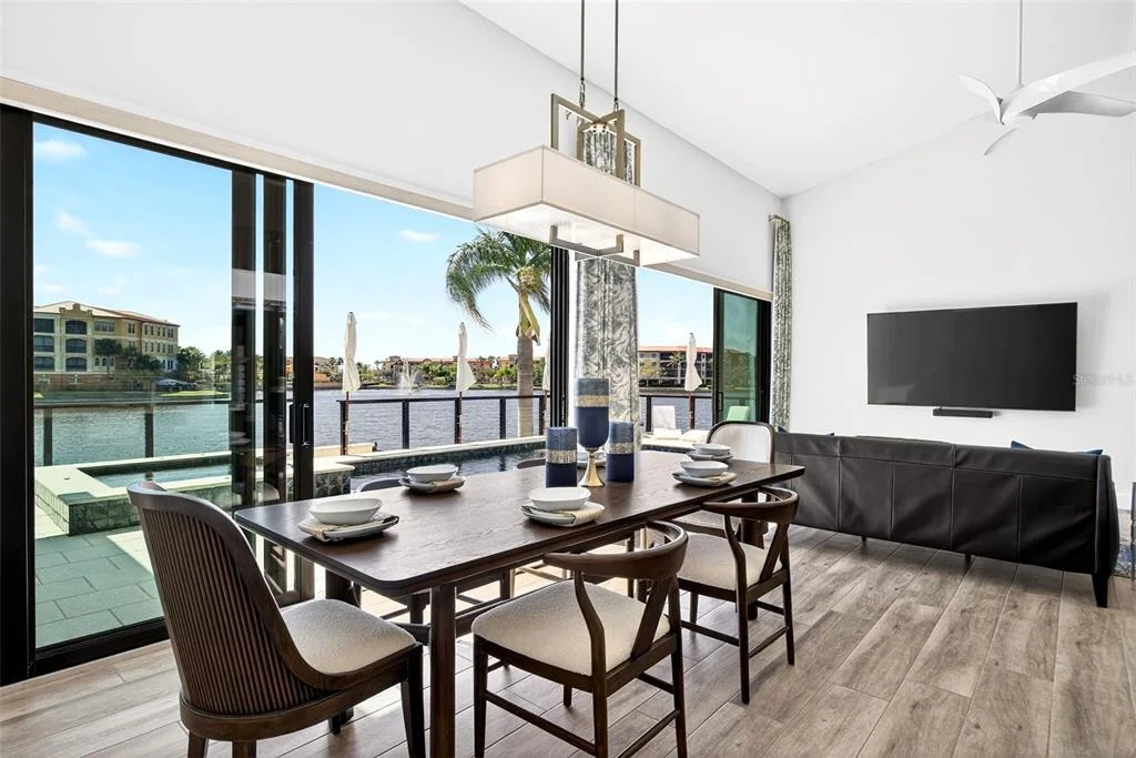 Photo of 125 COLONY POINT DRIVE
