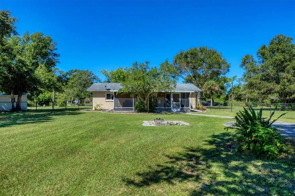 Photo of 1135 RANGE ROAD