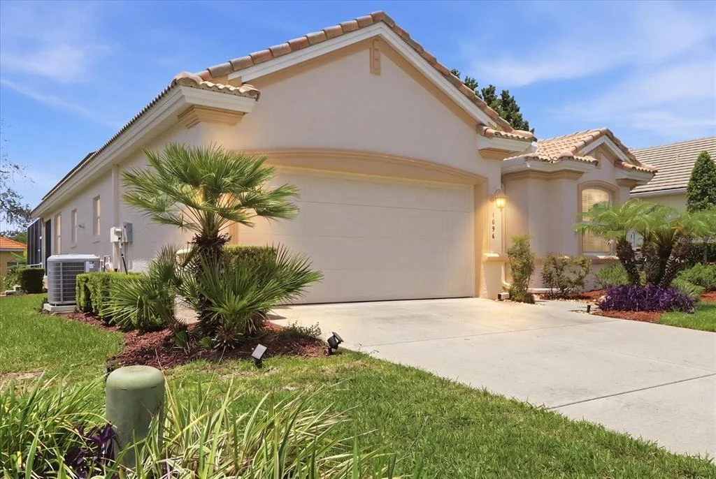 Photo of 1096 W DIAMOND SHORE LOOP