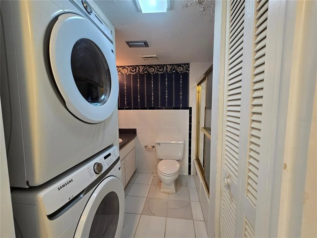 Photo of Unit B at 606 MIDWAY DRIVE