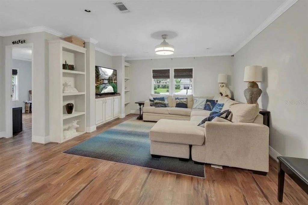 Photo of 369 GARDEN LANE