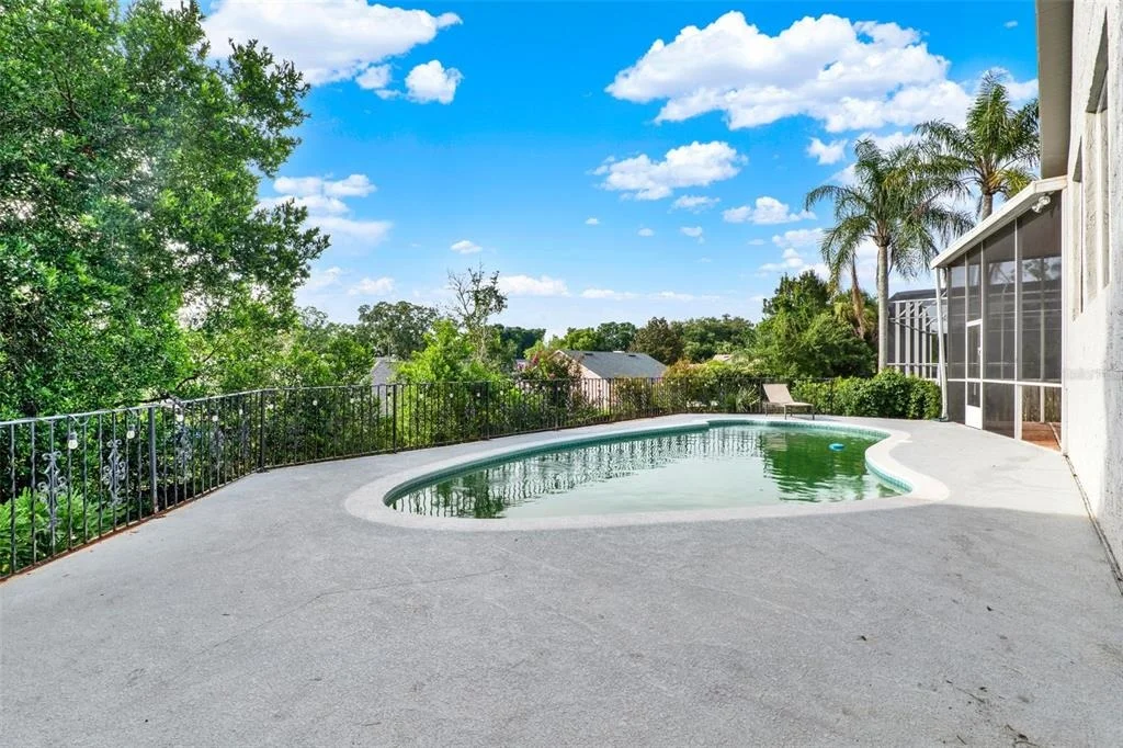Photo of 341 PINE SHADOW LANE