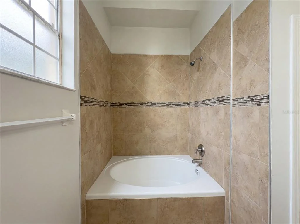 Photo of 1696 CHATHAM CIRCLE