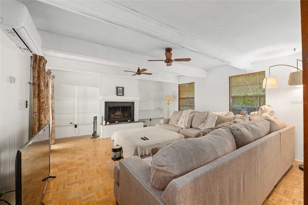 Photo of 505 NW 37TH PLACE