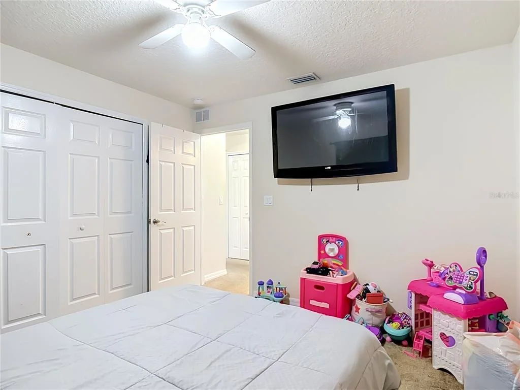 Photo of 8 BAINBRIDGE LANE