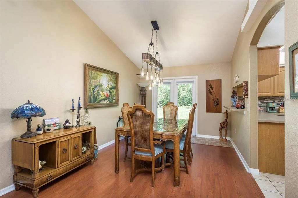 Photo of 7182 GRIFFIN ROAD