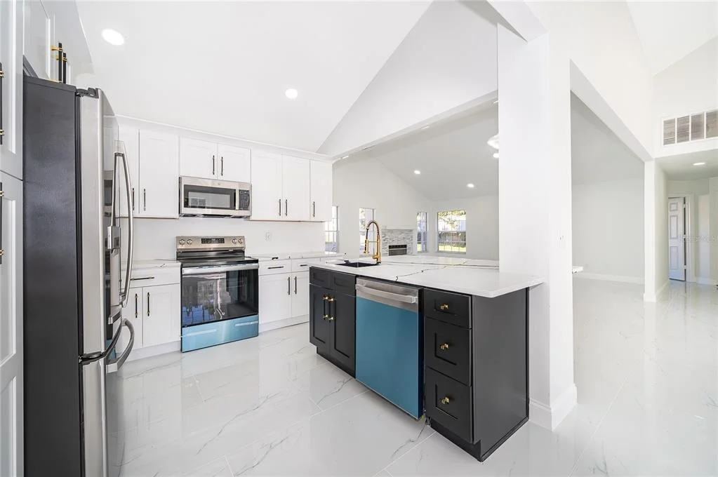 Photo of 1250 GLENMORE DRIVE