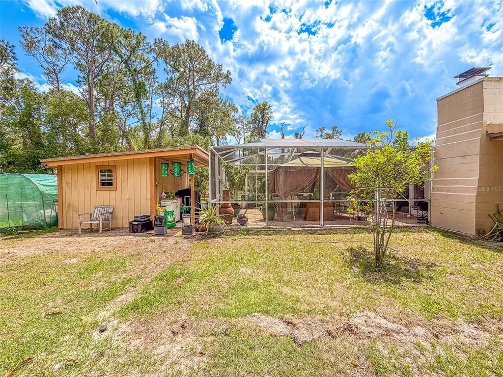 Photo of 305 CLOVERLEAF ROAD