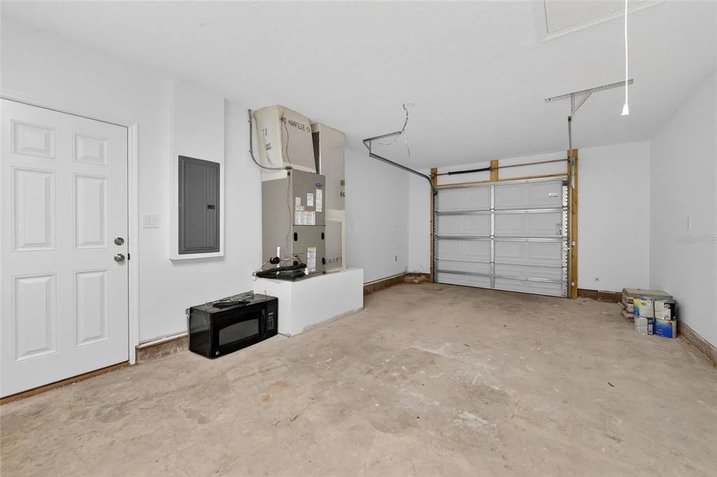 Photo of 365 HAND AVENUE