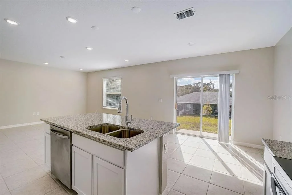 Photo of 589 BROADOAK DRIVE