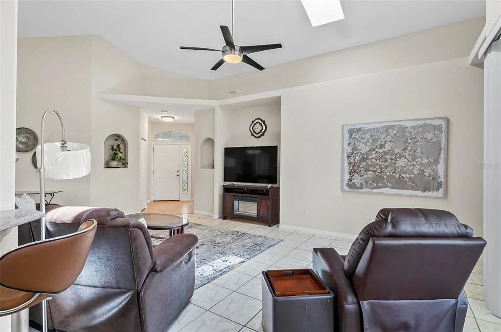 Photo of 19 RAINTREE CIRCLE