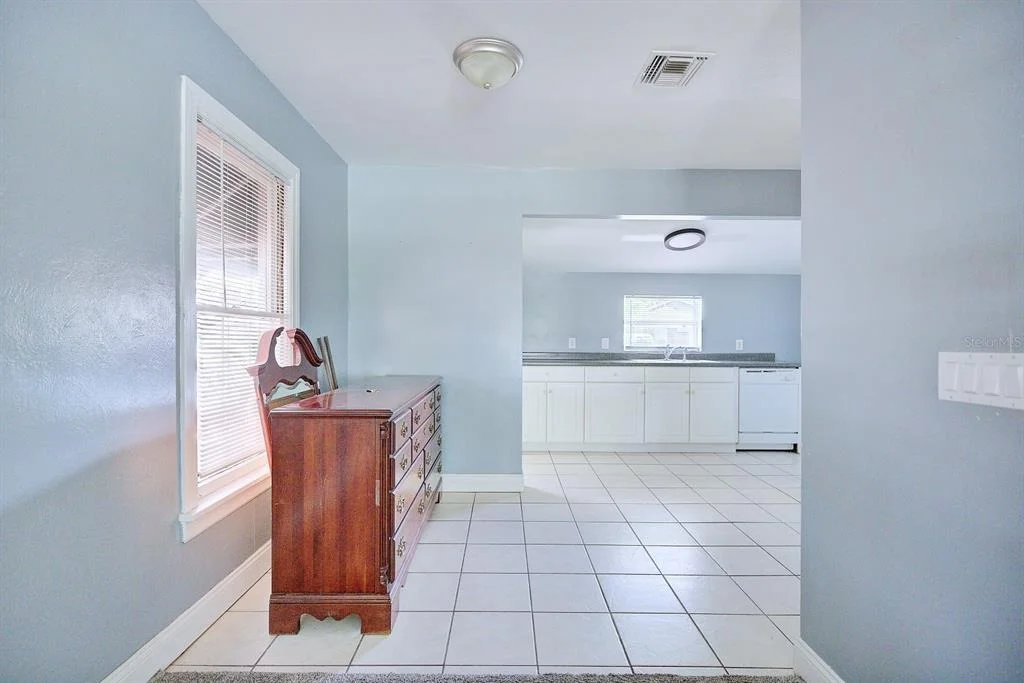 Photo of 121 BATES AVENUE SE