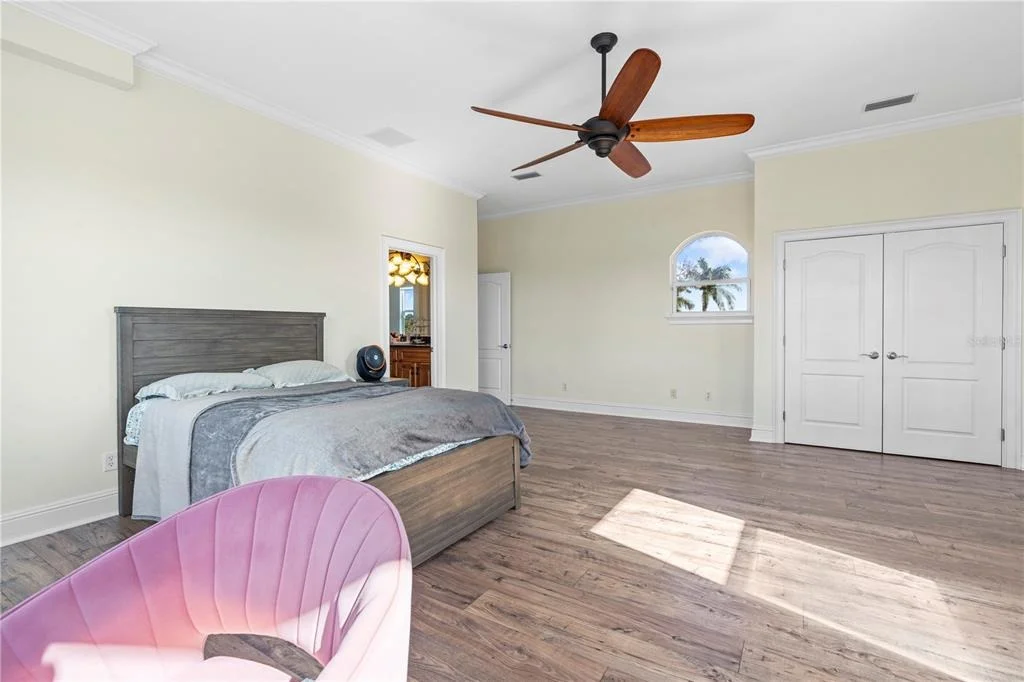 Photo of 3952 VERSAILLES DRIVE