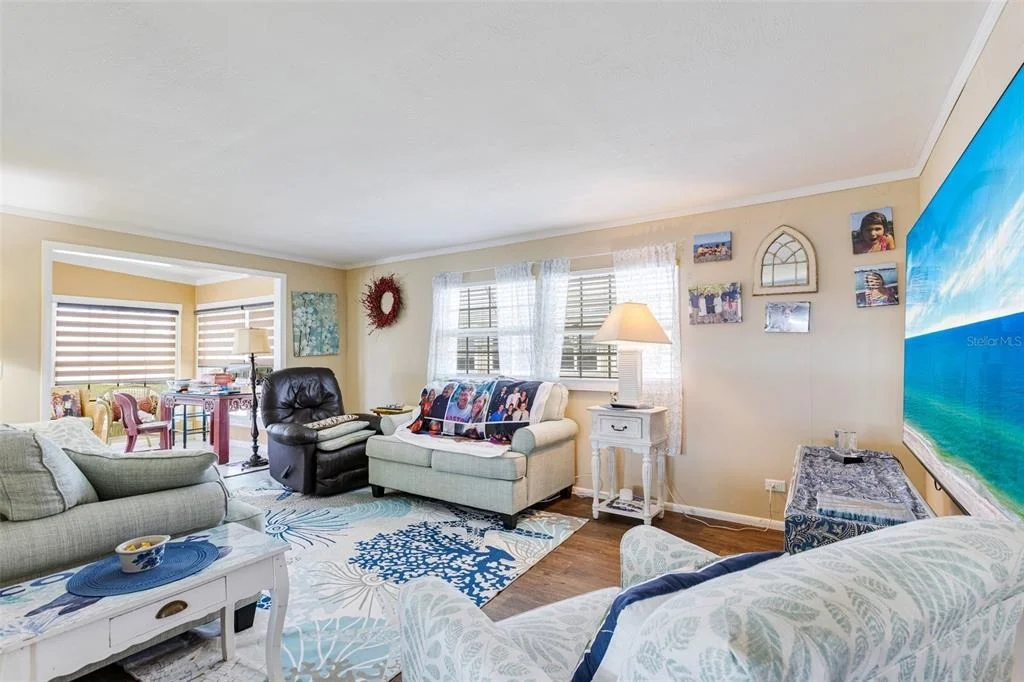 Photo of 412 VIVAR