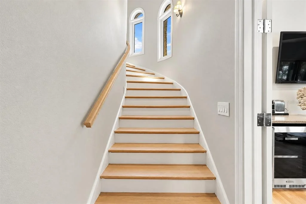 Photo of 980 BAY ESPLANADE