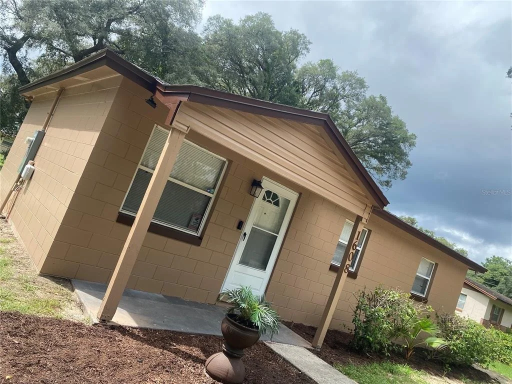 Photo of 1608 LONG LANE
